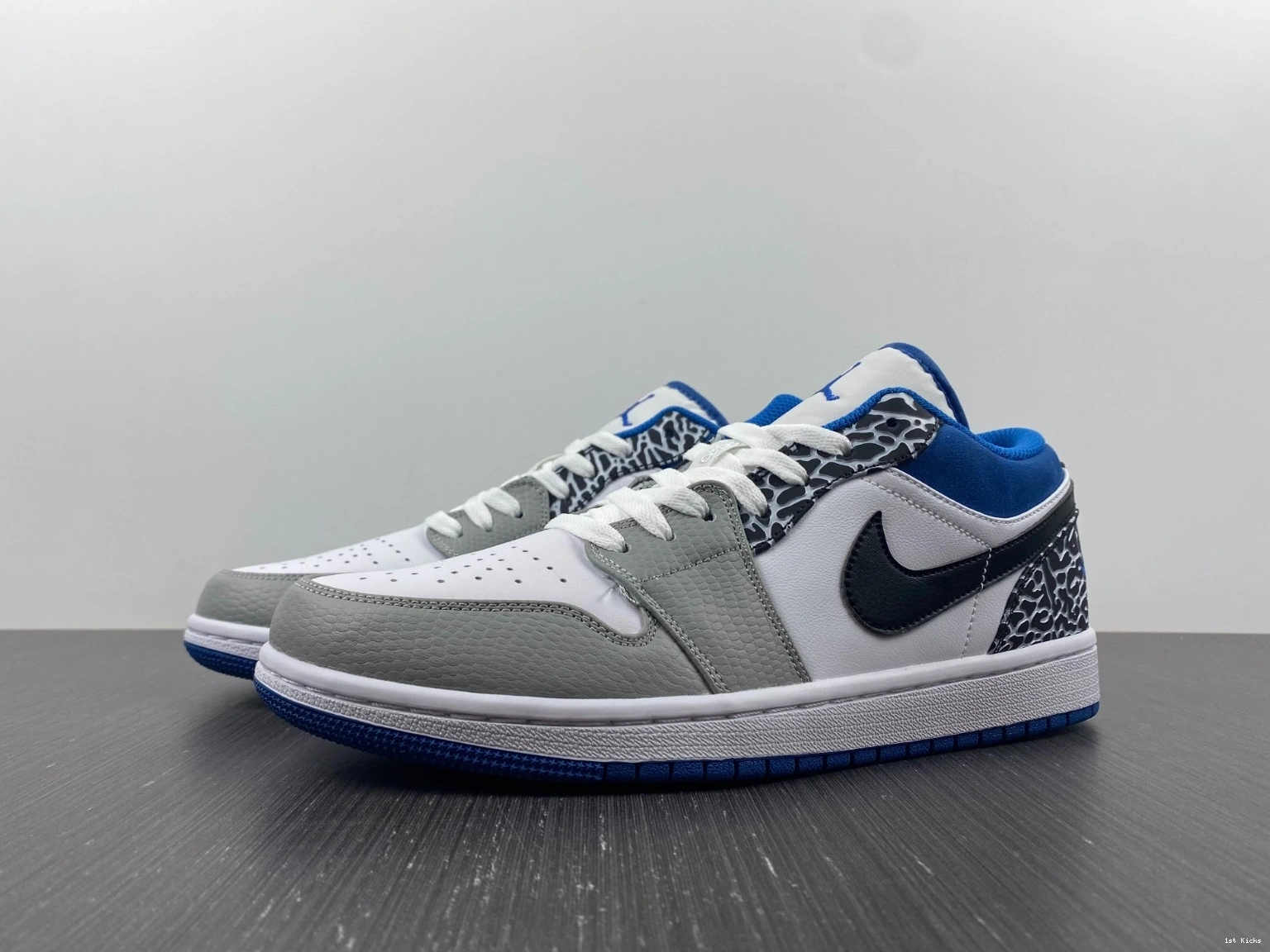 Blue Jordan DM1199-140 Air 1 Low True 0427